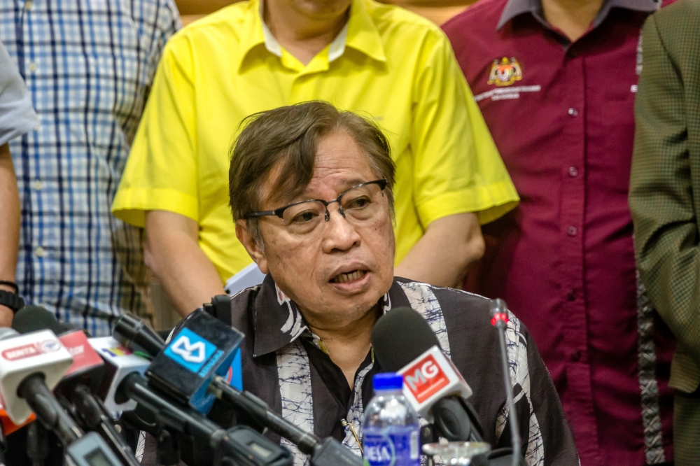 Sarawak Premier Tan Sri Abang Johari Openg said that any extraction from oil and gas fields found within Sarawak’s territorial waters must be split equally between state-owned Petroleum Sarawak and Petronas Carigali. — Picture by Firdaus Latif