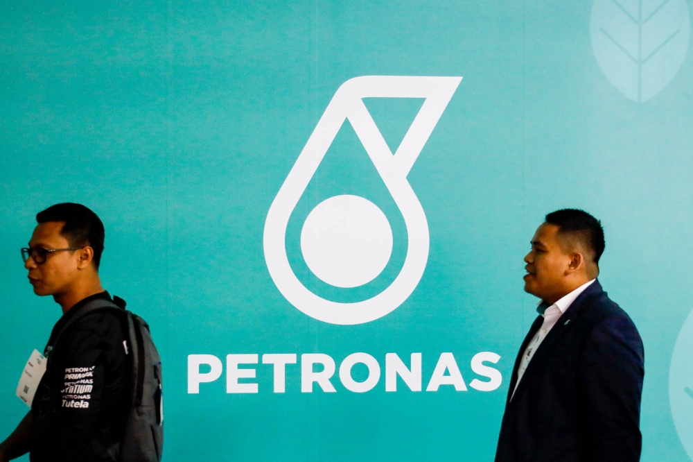 Petronas joins SE Asia’s renewable energy investments, seen topping US$76b by 2025. — Picture by Firdaus Latif