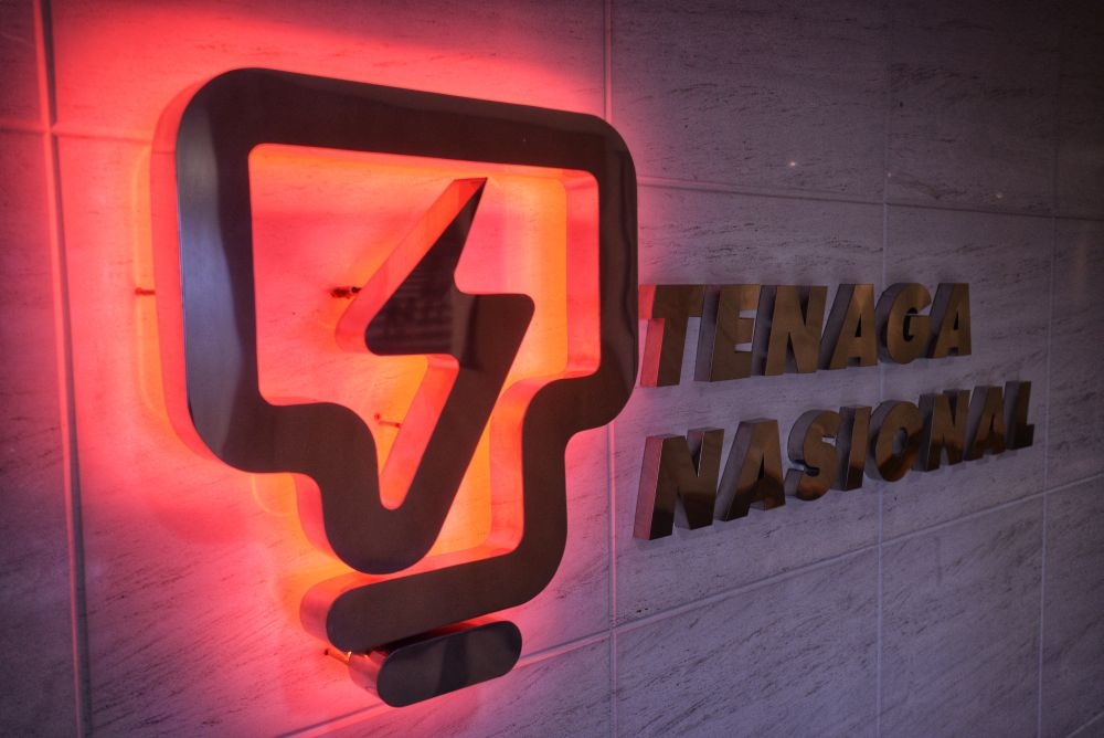 Tenaga Nasional Bhd says it aims to expand its portfolio in renewable energy (RE) in existing international markets such as the United Kingdom (UK) as well as throughout the Asia Pacific and Europe. ― Picture by Shafwan Zaidon