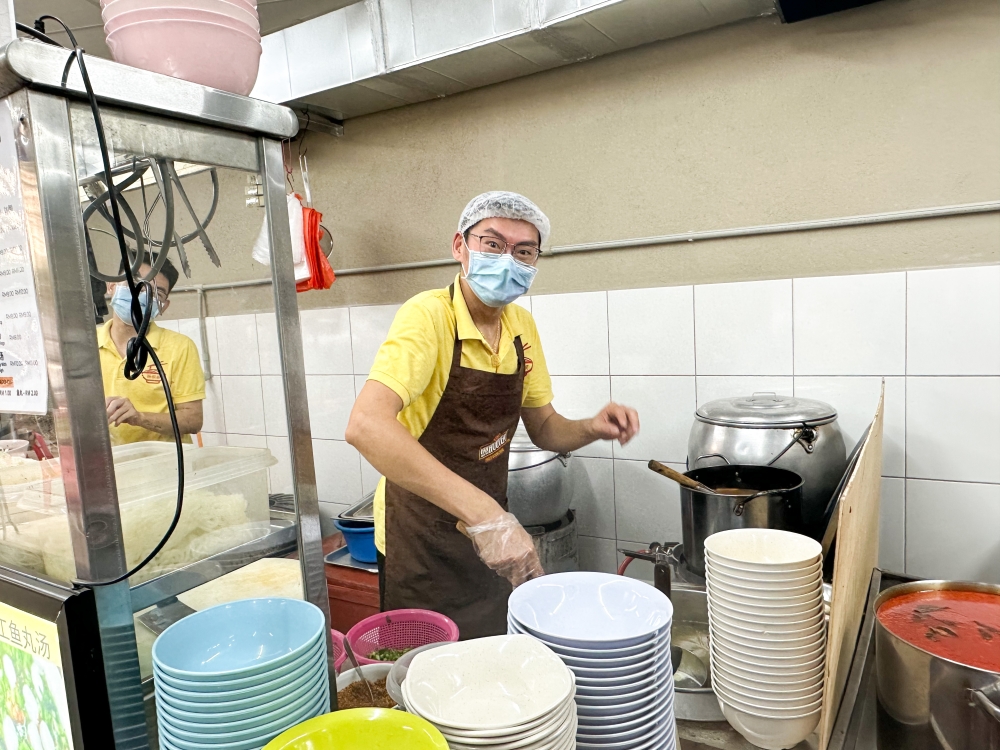 The proprietor of Uncle Yong's Penang Kuey Teow Soup & Asam Laksa took a break to rest and venture into a new business.