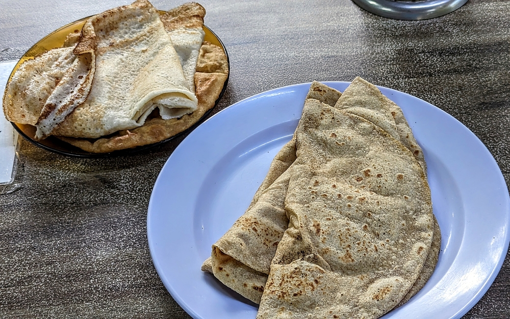 The main stars: 'chapati', 'thosai' and 'puri'.