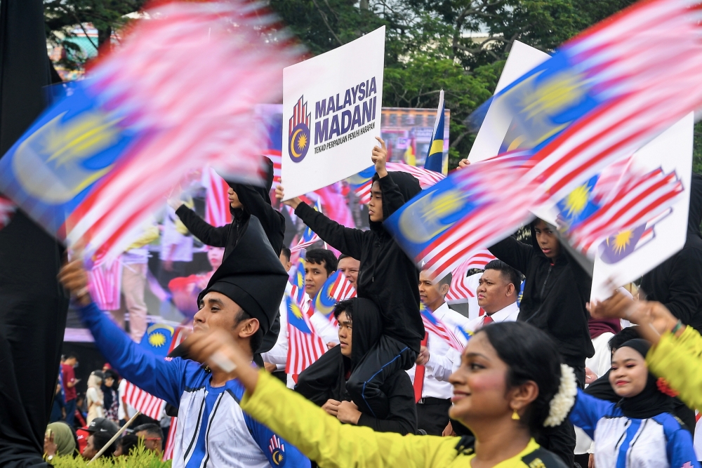 Dancers from the state Culture and Arts Department presented a special performance titled during the state-level 2023 National Day celebration in Negeri Sembilan, held on Jalan Yam Tuan, August 31, 2023. — Bernama pic 