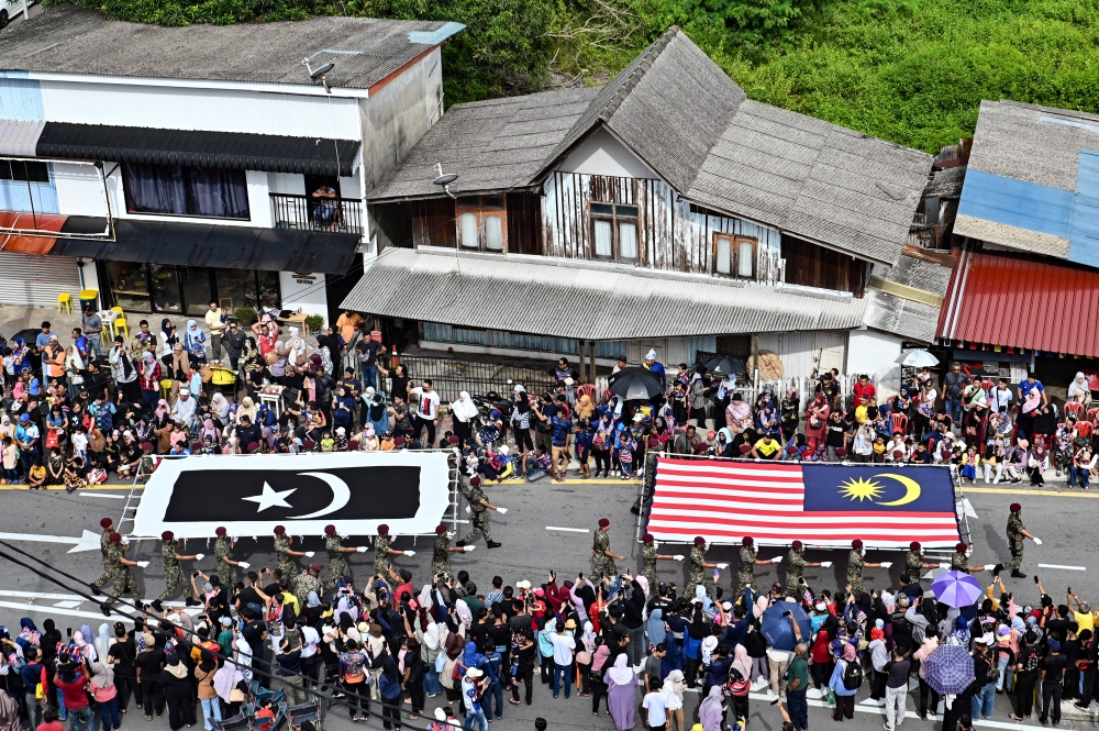 The Merdeka parade at Dataran Shahbandar in Kuala Terengganu, August 31, 2023. — Bernama pic 