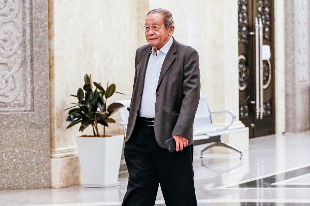 Tan Sri Lim Kit Siang arrives at the Palace of Justice in Putrajaya September 4, 2023. Photo by Hari Anggara.