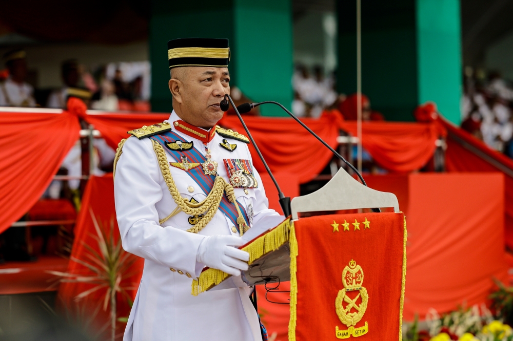 Chief of Army Gen Tan Sri Mohammad Ab Rahman said the United State’s made aircraft would be used by the Malaysian Army Aviation units, and that the army would send pilots to Turkiye to undergo Black Hawk simulator training before the aircrafts are brought to Malaysia. — Bernama pic 