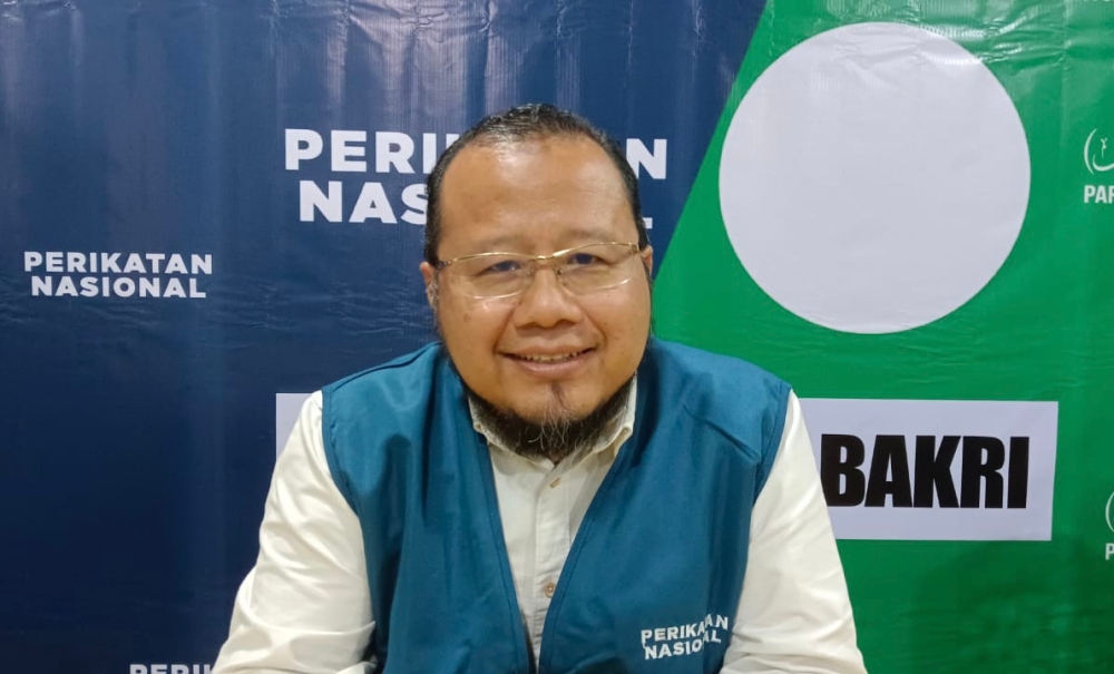 Perikatan Nasional’s Simpang Jeram by-election candidate Dr Mohd Mazri Yahya said the High Court's decision to grant Ahmad Zahid’s discharge was a wrong signal to PH and BN supporters, leading to a positive impact for PN on polling day. ― Picture by Ben Tan