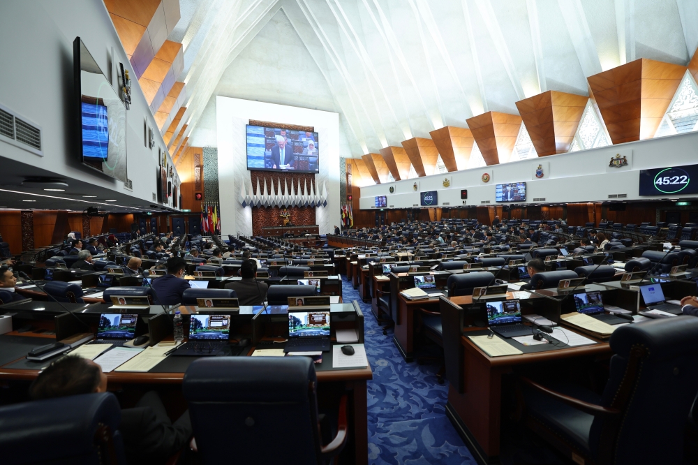 Several MPs were rapped by the Deputy Speaker today for trying to turn the Dewan Rakyat into a fish market during the debate on the 12th Malaysia Plan Mid-Term Review. ― Bernama pic