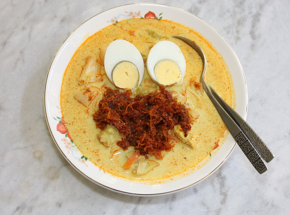 'Lontong' may not look like much but it's comforting with lots of vegetables.