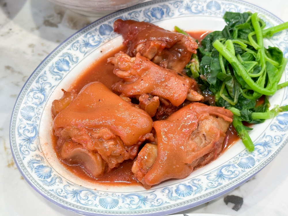 The Pig Knuckle in Red Bean Sauce is a luscious, decadent bite with the gelatinous skin and fats.