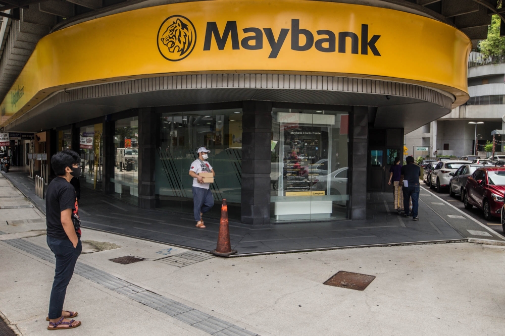 Maybank says it has not implemented any fees in relation to DuitNow QR, and this will continue until further notice. ― Picture by Firdaus Latif