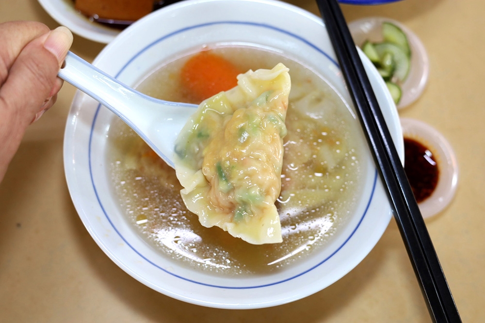 The 'sui kow' are plump and delicious with a minced pork, prawn filling.