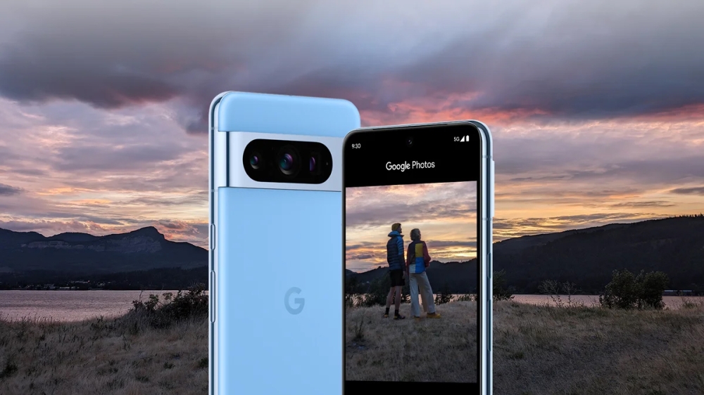 The Google Pixel 8 Pro brings with it a new updated display, even more AI-powered features and upgrades to what is already one of the best cameras you can find on a smartphone. — Pictures via SoyaCincau