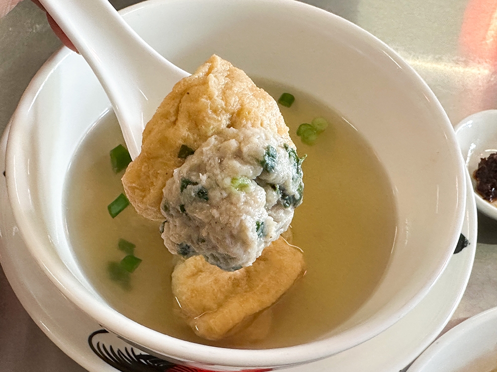 Their Kwong Sai Taupok is well stuffed with meat and chopped spring onions