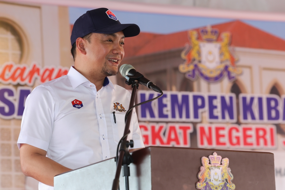 Johor Menteri Besar Datuk Onn Hafiz Ghazi said initiatives and plans announced for Johor through the 2024 Budget presented by Prime Minister Datuk Seri Anwar Ibrahim will continue to be the main drivers of the state’s economic growth and development. — Bernama pic