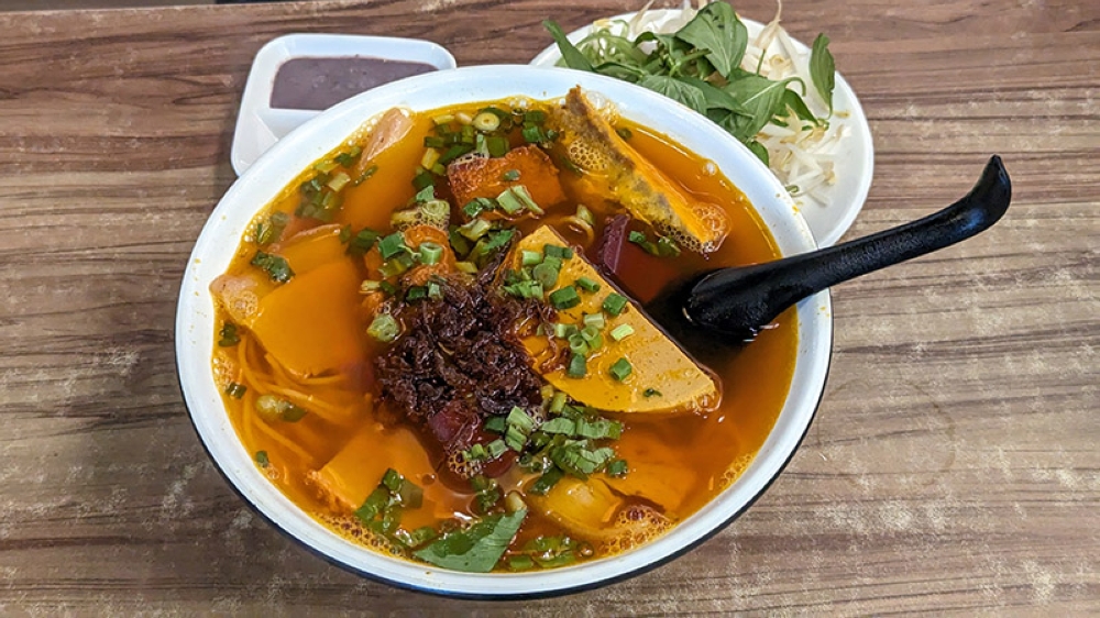 'Bún riêu' carries a fresher taste from the tomato-based broth.