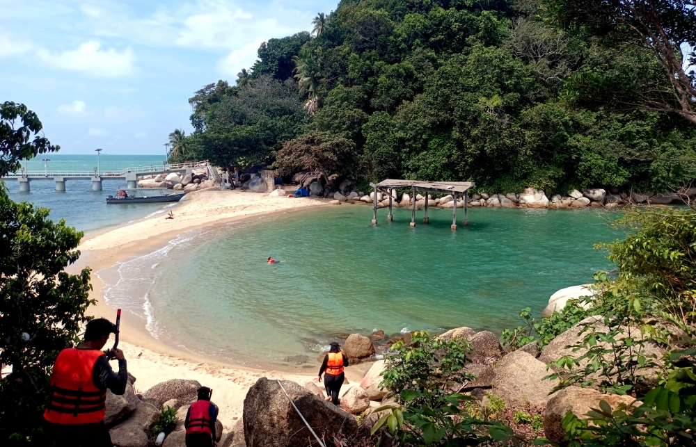 A view of the beach at Pulau Undan in Melaka October 21, 2023. — Bernama pic