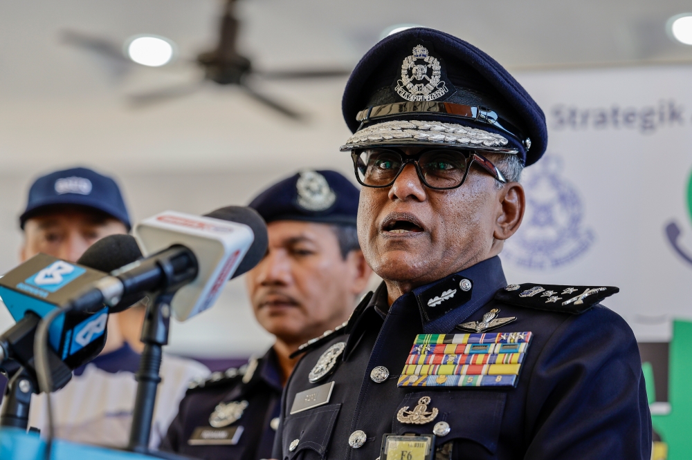 Commercial Crimes Investigation Department director Datuk Seri Ramli Mohamed Yoosuf said investigators are looking into whether i-Serve’s networks could have been used for illegal money laundering to fund the financially-strapped MYAirlines. ― Bernama pic