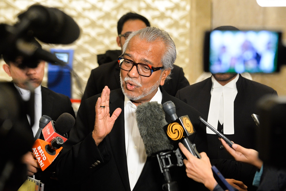 Lead defence lawyer Tan Sri Muhammad Shafee Abdullah said the prosecution will have two options of either dropping the charges or continuing the case without amending the charges. — Picture by Miera Zulyana