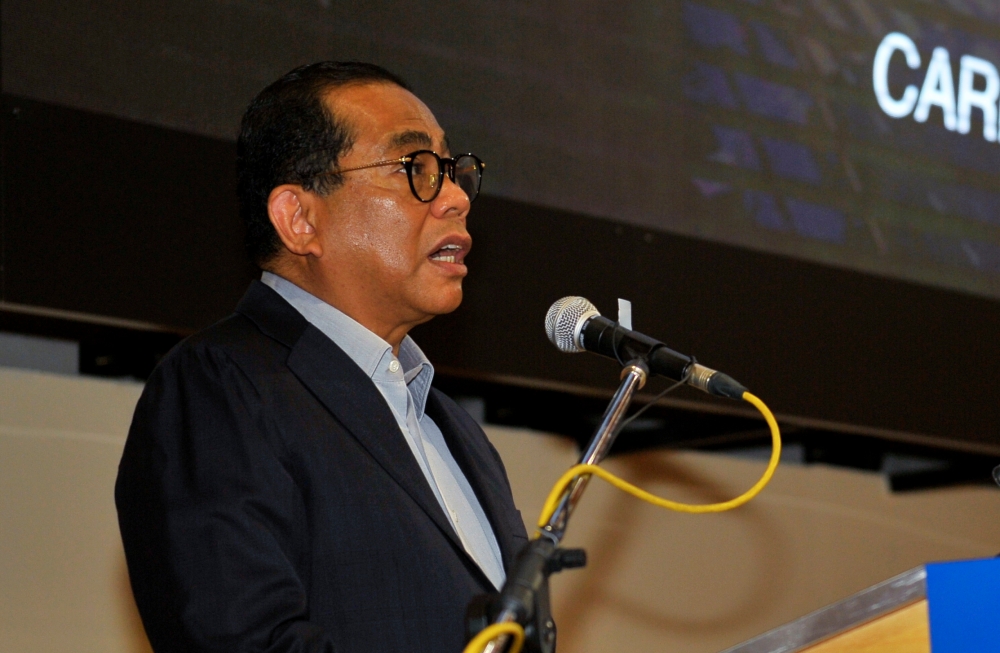 Higher Education  Minister Datuk Seri Mohamed Khaled Nordin said the ministry is leaving it to the management of institutions of higher learning (IPT) to show solidarity with Palestine in their respective forms and ways. — Bernama pic 