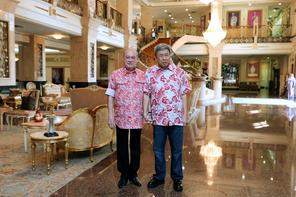 Sultan of Johor Sultan Ibrahim Almarhum Sultan Iskandar poses for a picture with Sultan of Selangor Sultan Sharafuddin Idris Shah during a courtesy call in Kuala Lumpur October 28, 2023. — Bernama pic