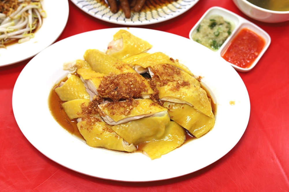 For sharing, order the 'kampung' chicken with firmer meat and crunchy skin