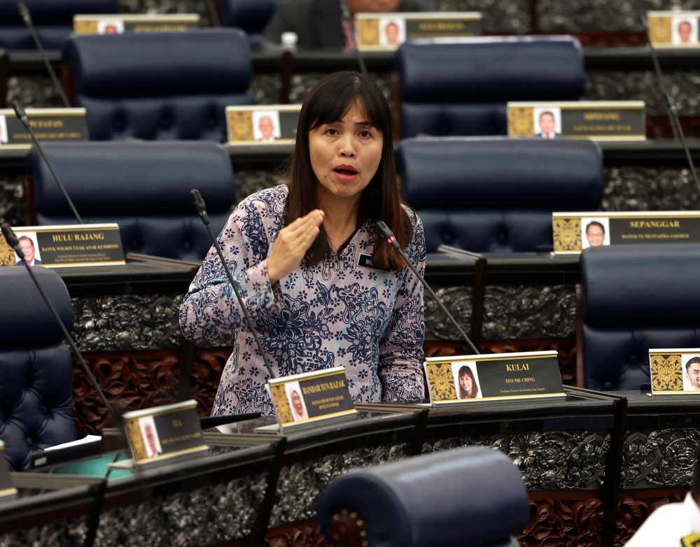 Deputy Communications and Digital Minister Teo Nie Ching during the question and answer session at Dewan Rakyat, October 30, 2023. — Bernama pic