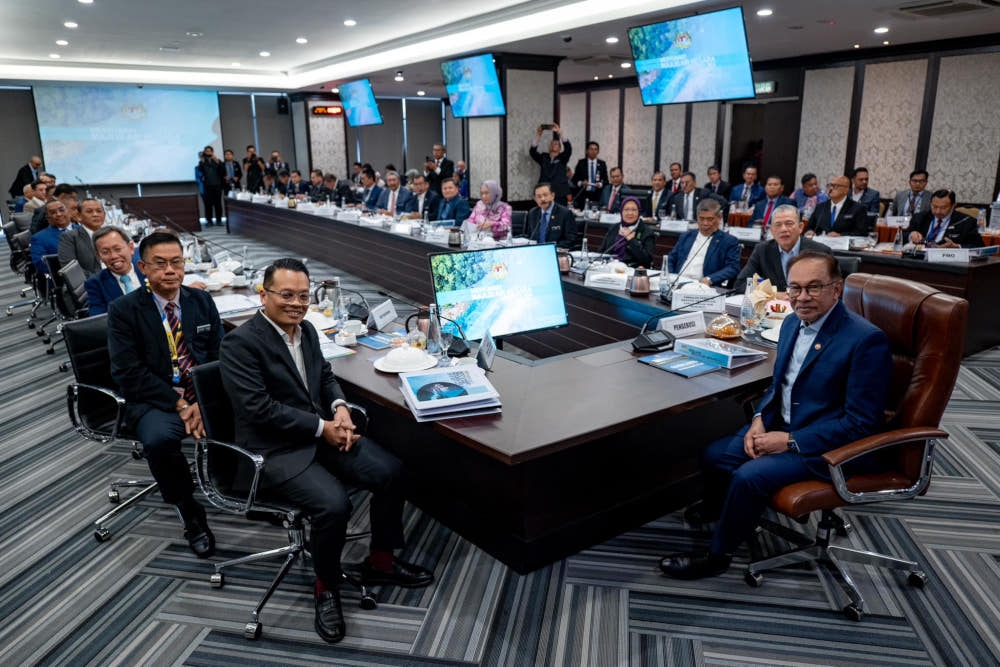 Prime Minister Datuk Seri Anwar Ibrahim chairs the 5th National Water Council Meeting in Putrajaya, October 31, 2023. — Picture from Facebook/Anwar Ibrahim  