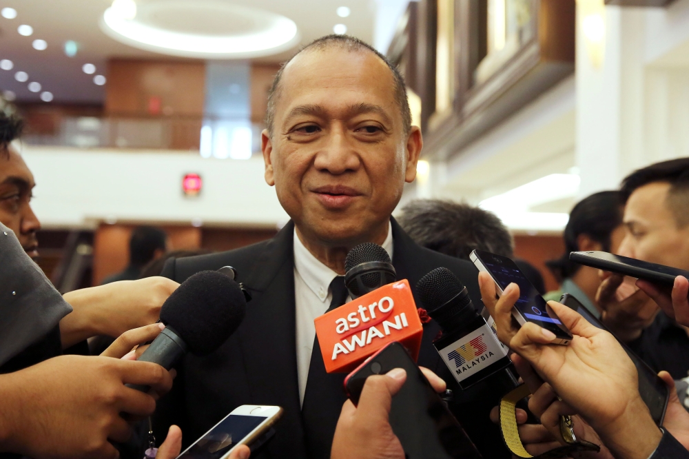 In a report, Datuk Seri Mohamed Nazri Abdul Aziz had verified that the US State Department had indeed expressed their displeasure with PM Datuk Seri Anwar Ibrahim’s statements that criticised Israel and labelled the Zionist regime as terrorist.  ― Picture by Yusof Mat Isa