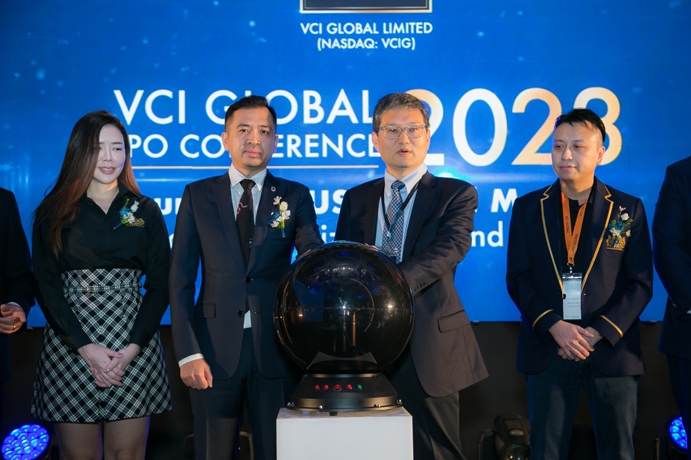 (From left) Datin Karen Liew, Executive Director of VCI Global Limited; Datuk Victor Hoo, Group Executive Chairman and CEO of VCI Global Limited; Tony Tian, CFA, Head of Capital Markets of US Tiger Securities, Inc and Datuk Vincent Hong, Executive Director of VCI Global Limited.