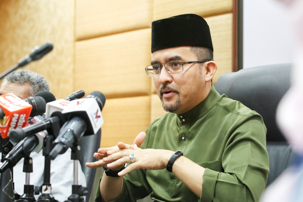 Majlis Amanah Rakyat (MARA) will not compromise on any incidents of bullying among students at the Mara Junior College of Science (MRSM), says its chairman Datuk Asyraf Wajdi Dusuki. — Picture by Choo Choy May