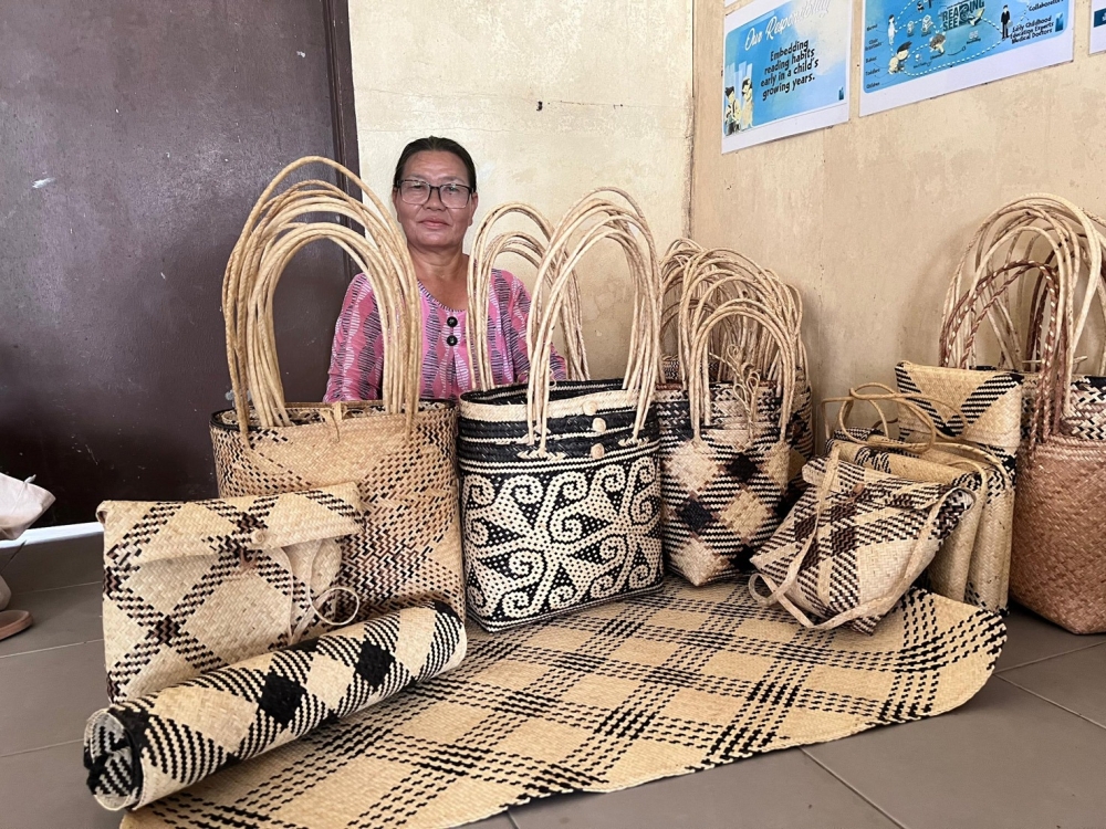 Misi wants the young children in her village to become leaders in marketing handicraft products through digital marketing. ― Borneo Post pic