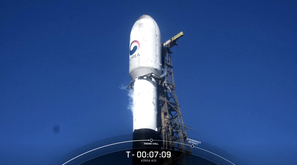 This screen grab taken from a SpaceX video shows the SpaceX Falcon 9 rocket minutes before the launch of the Korea 425 Mission at Vandenberg Air Force Base in California on December 1, 2023. — Picture by SPACEX via AFP