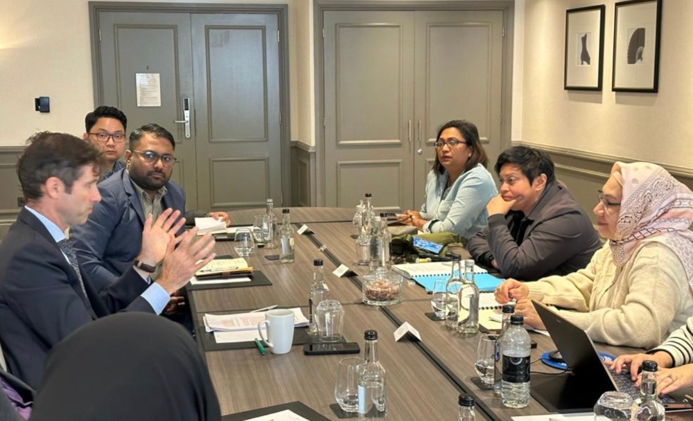 Minister in the Prime Minister’s Department (Law and Institutional Reform) Datuk Seri Azalina Othman Said holds discussions with the Malaysian government’s appointed lawyers regarding the Sulu case in London, September 23, 2023. — Picture from Facebook/Azalina Othman Said