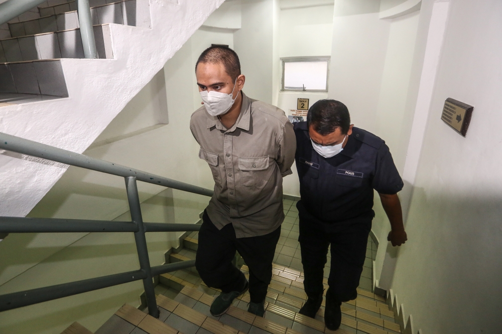 Mohamad Safiq Rosli, 37, who is the first individual to be charge under the new anti-stalking law, arrives at the Magistrate's Court in Shah Alam December 20, 2023. ― Picture by Yusof Mat Isa