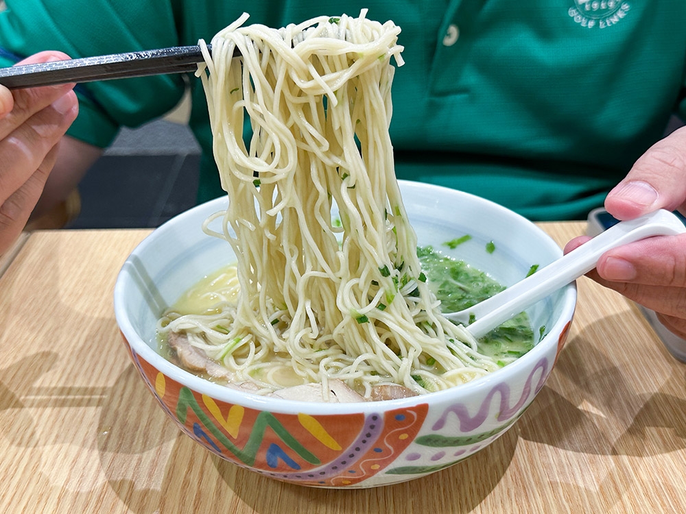 The noodles are made by hand daily using flour from Japan and it's free from preservatives.