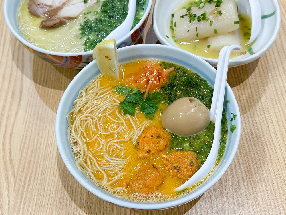 The Aka Ramen is not too spicy but offers a different taste with the addition of 7 kinds of groundnuts but what stands out are the juicy Tori Dango.