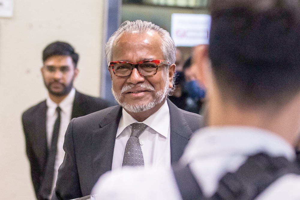 Shafee expressed bafflement as to how CNA was able to provide a news report on Najib’s pardons bid’s status. — Picture by Sayuti Zainudin