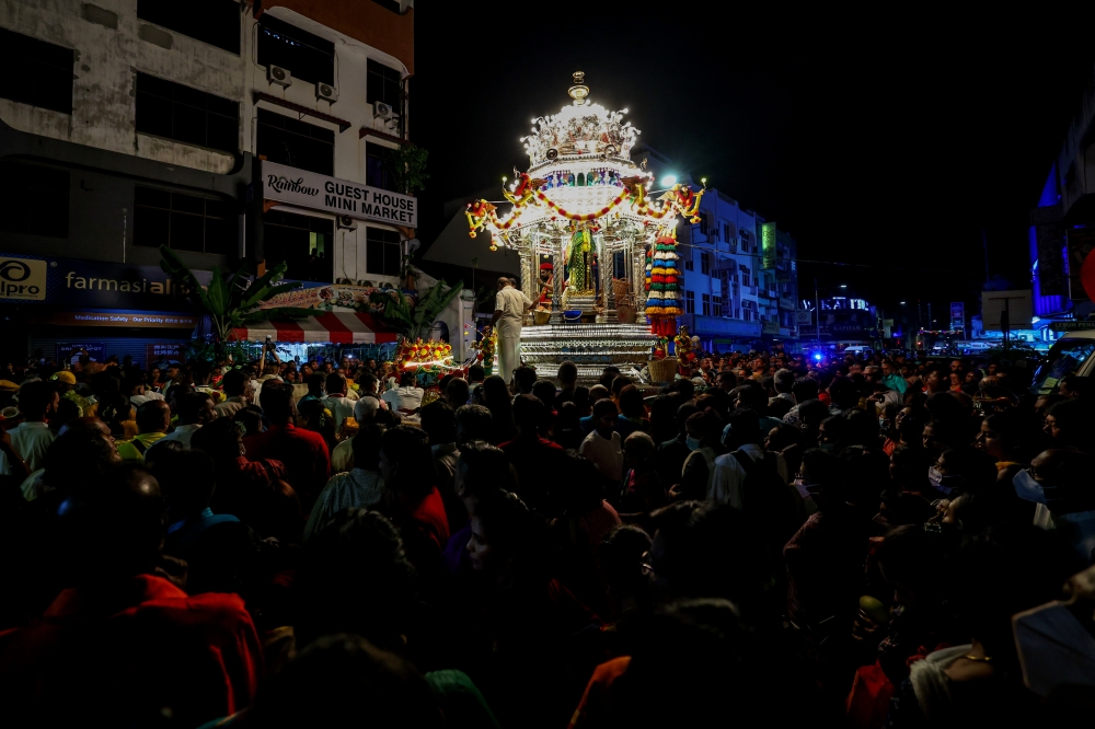 The silver chariot in a procession which began at 6.30am from Lebuh Penang to the Waterfall Hilltop Temple, Penang, January 24, 2024. — Bernama pic   