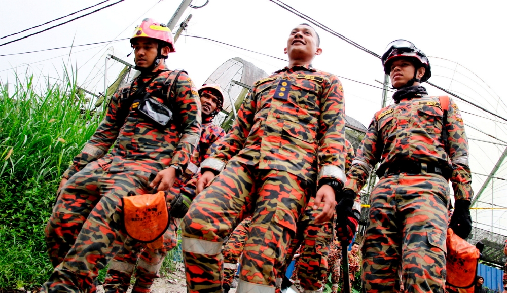 Malaysian Fire and Rescue Department (JBPM) deputy director in Pahang, Md Gezani Md Ghazi said today's SAR operation involved 158 personnel from Pahang, Perak and Selangor. ― Bernama pic