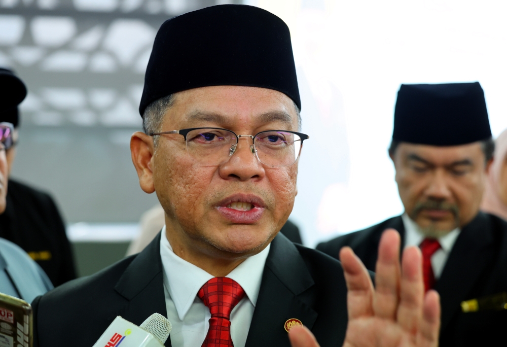 Minister in the Prime Minister’s Department (Religious Affairs) Datuk Mohd Na’im Mokhtar said claims associating Jakim with these packages are false as they clearly contradict Jakim’s role in ensuring the Islamic community adheres to the laws and regulations. — Bernama pic