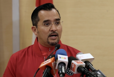 Umno wants strongest response to ‘Allah’ socks issue