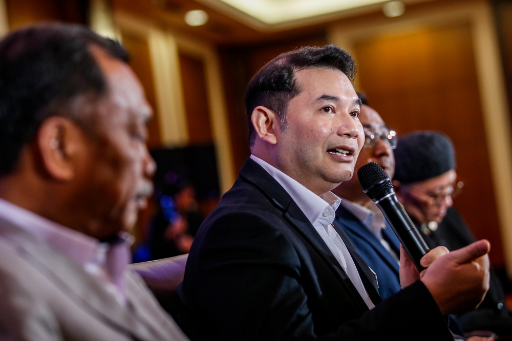 Economy Minister Rafizi Ramli said Malaysians understood that registering with Padu would better inform the government’s future policies on subsidies. — Picture by Hari Anggara