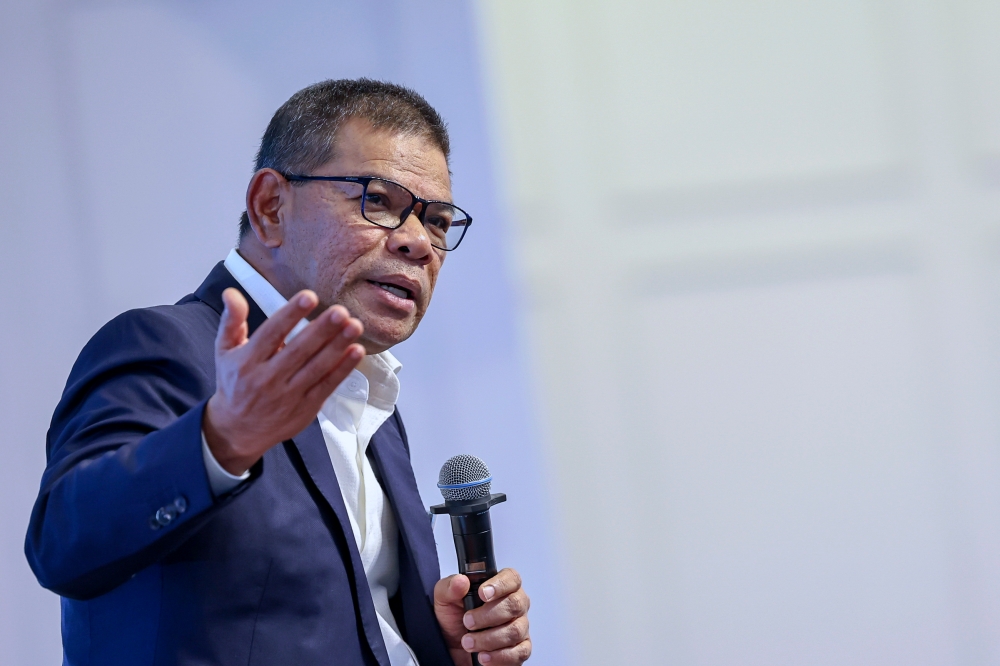 Home Minister Datuk Seri Saifuddin Nasution Ismail said he had to date decided on 3,000 citizenship applications by Malaysian mothers’ overseas-born children. — Bernama pic 