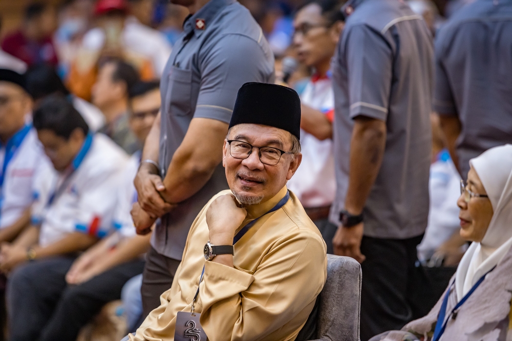 Prime Minister Datuk Seri Anwar Ibrahim attends PKR 25th Anniversary Special Convention at IDCC Shah Alam, Selangor April 21, 2024. — Picture by Firdaus Latif