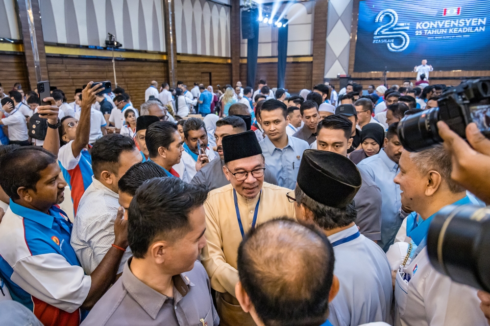 Relationship among the parties in the Unity Government is now very strong and stable with each component contributing to the strengthening the relationship, said Prime Minister Datuk Seri Anwar Ibrahim. — Picture by Firdaus Latif