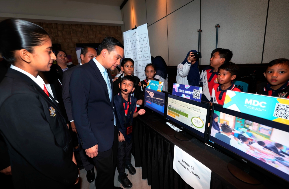 Johor Menteri Besar Datuk Onn Hafiz Ghazi at the launch of the Johor Student Character Module (KrMJ) in conjunction with the Johor International Student Leaders Conference (JISLC) 2024 in Johor Baru, April 22, 2024. — Bernama pic  