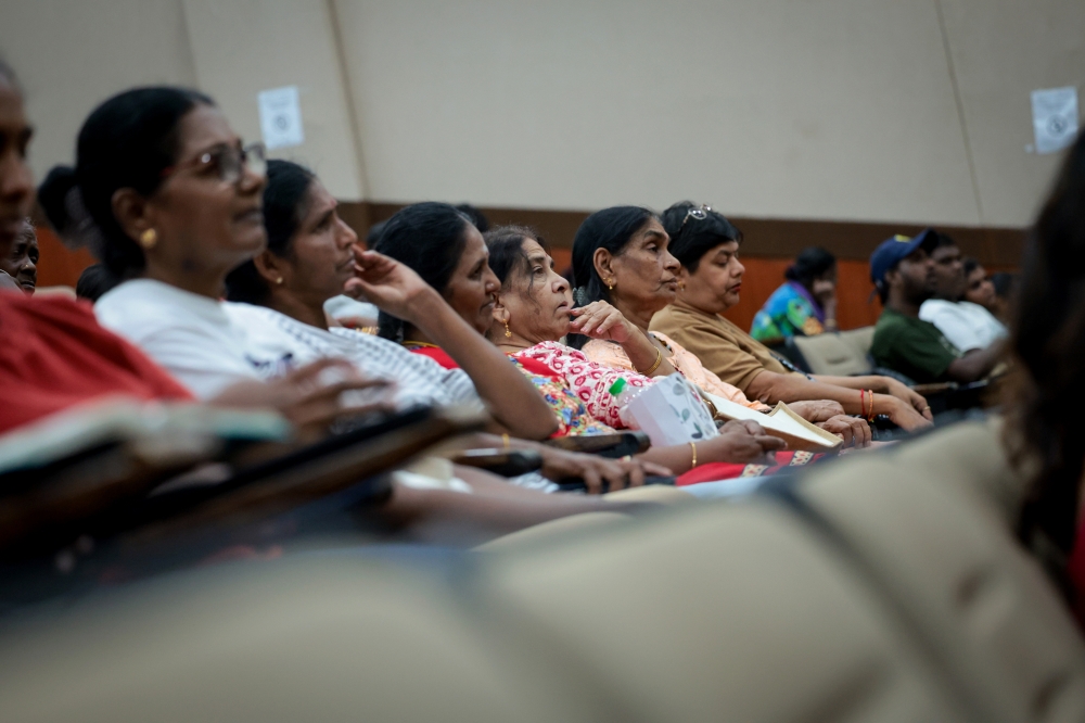 The Indian community at a dialogue session with Entrepreneur Development and Cooperatives Deputy Minister Datuk Ramanan Ramakrishnan in Batang Kali, April 28, 2024. Based on data from the 15th general election (GE15) and the last state election, Nusantara Academy for Strategic Research senior fellow Azmi Hassan said the number of Indian voters had remained consistent, but of that group, those who went out to vote, had fallen by 14 per cent generally in both instances. — Bernama pic