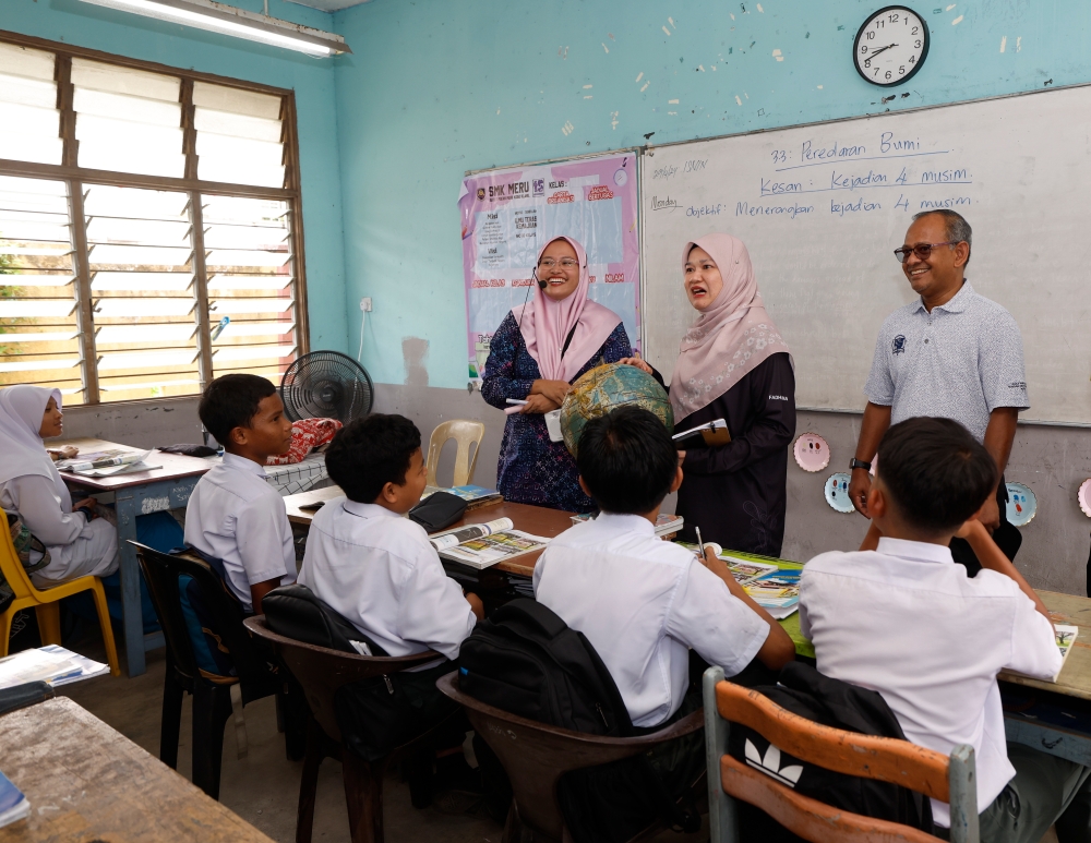 Education Minister Fadhlina Sidek stated that the MOE is currently implementing various crucial initiatives for the reform of the national education system, including the restructuring of the preschool system, the School Curriculum for 2027, and curriculum interventions to address learning loss. — Bernama pic