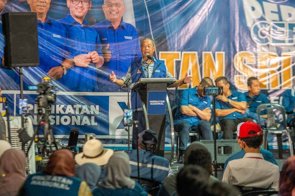 Bersatu president Tan Sri Muhyiddin Yassin speaks during the late night ceramah at Ampang Pechah in Hulu Selangor May 6, 2024. ― Picture by Shafwan Zaidon