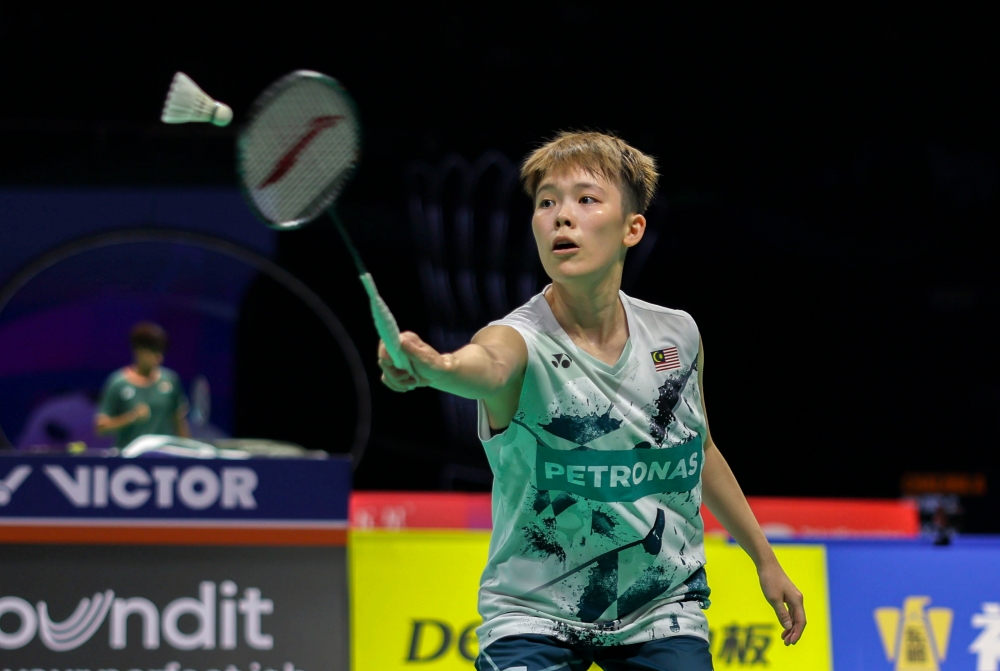 Women’s singles shuttler, Goh Jin Wei in action against Taiwan's Tai Tzu Ying in Chengdu April 28, 2024. — Bernama pic